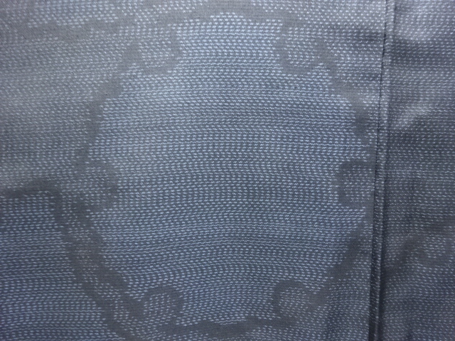 アンティーク　雪輪模様織り出し本場泥大島紬着物